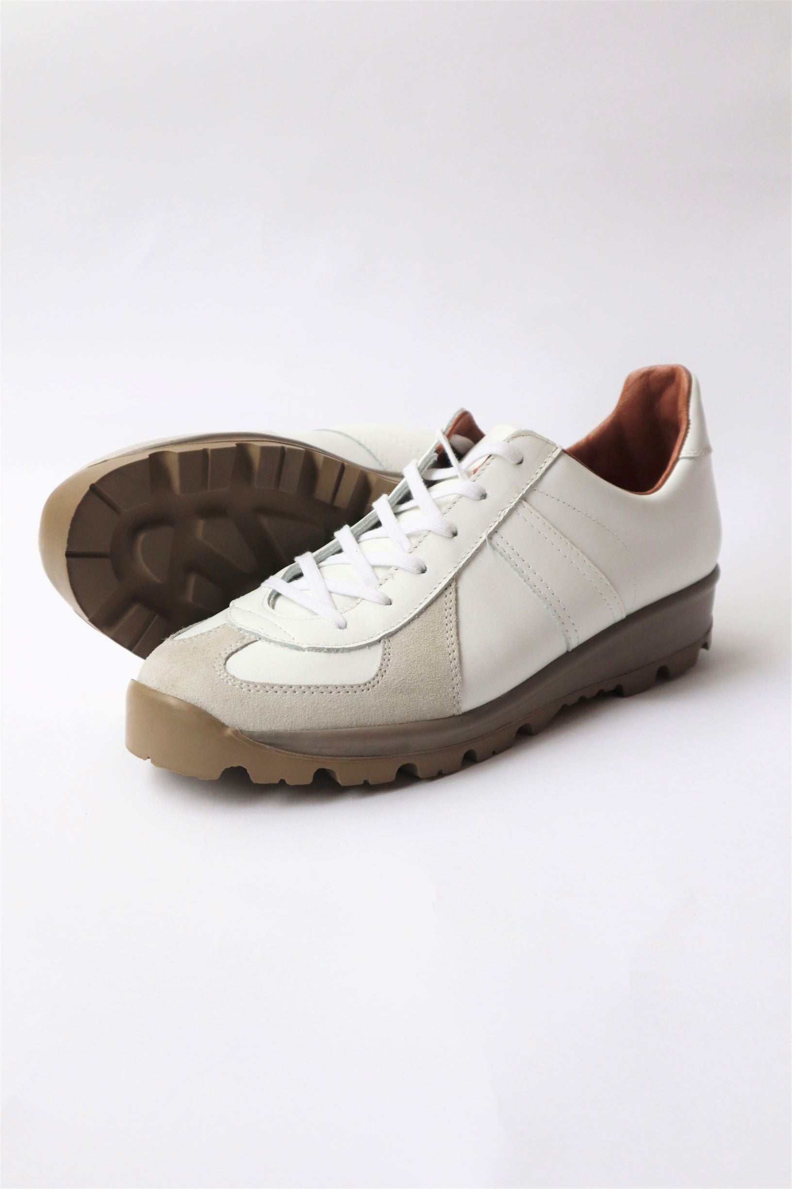 REPRODUCTION OF FOUND | 1759L GERMAN MILITARY TRAINER White