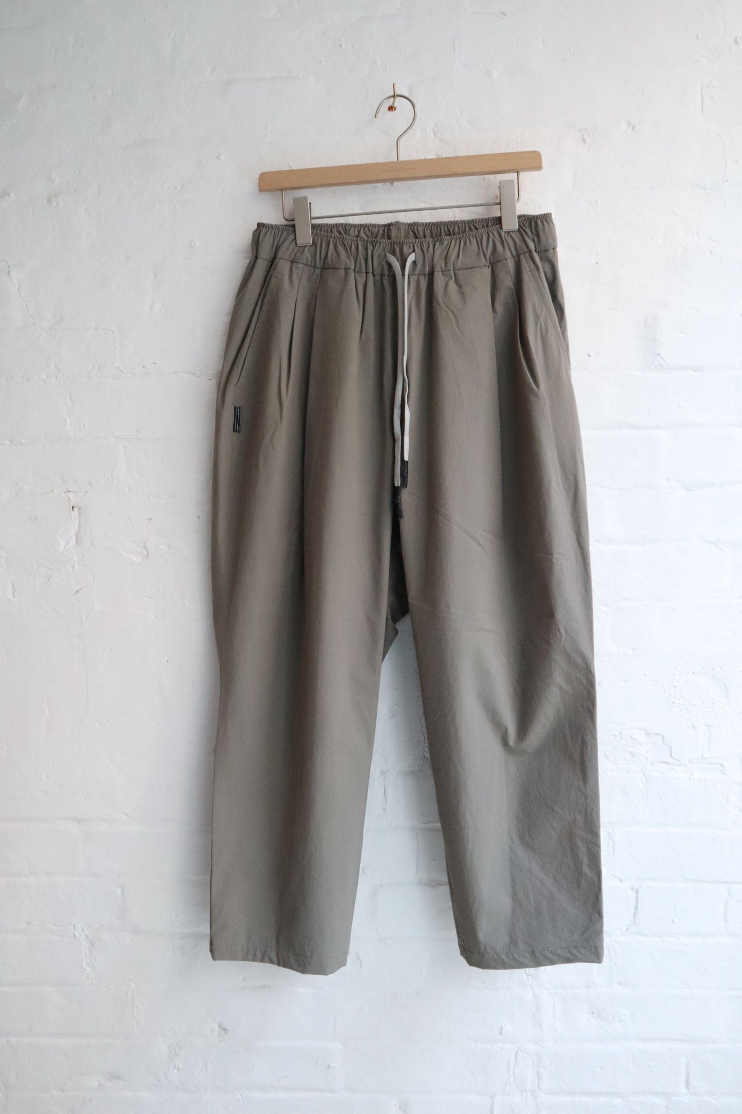 SUNNYSIDERS_SFC_SFC - Wide Two Tuck Pants, Greige_Trousers