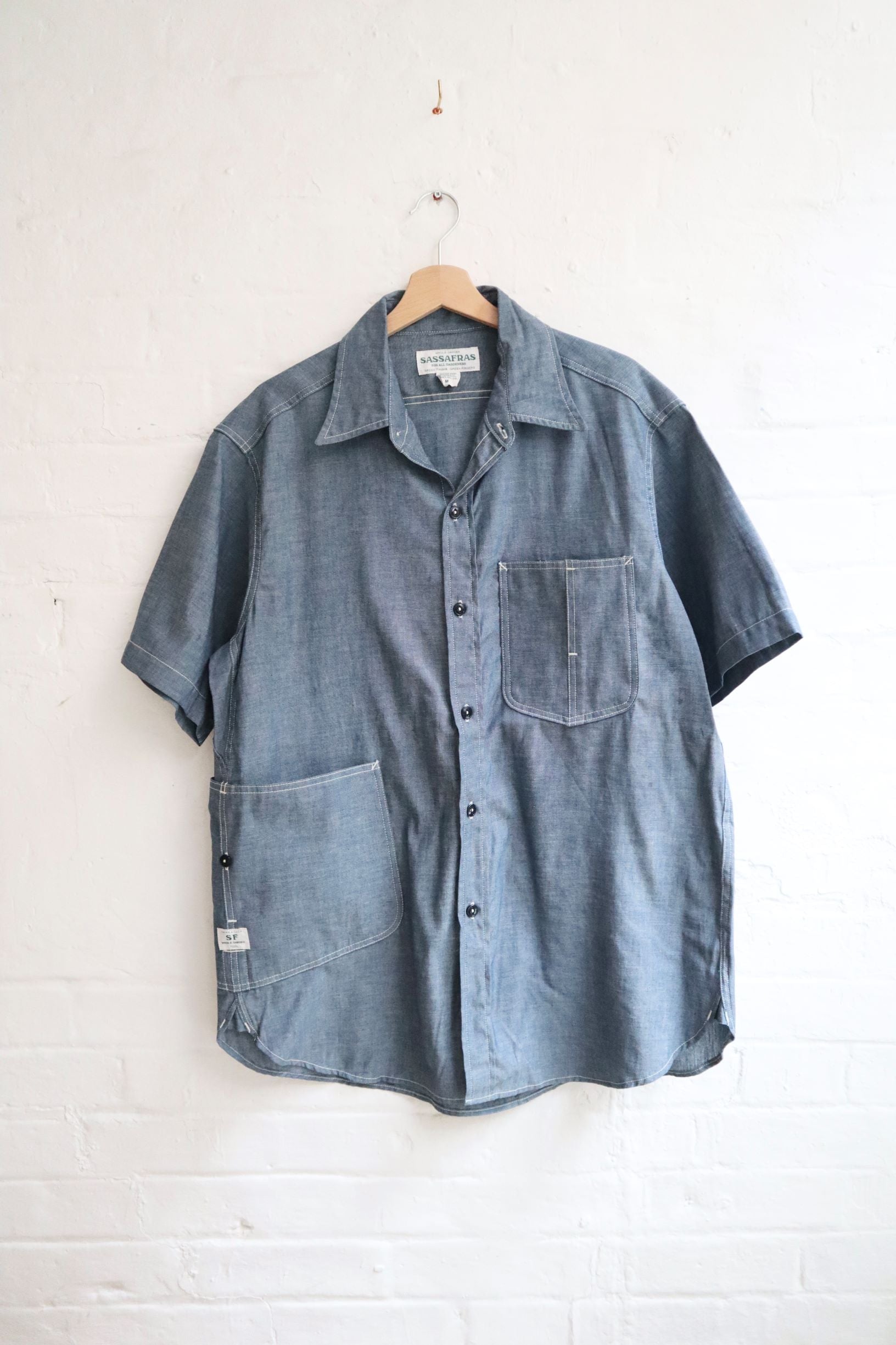 SUNNYSIDERS_SASSAFRAS_Sassafras - Diggin Shirt 1/2 Sleeve, Chambray_Shirts