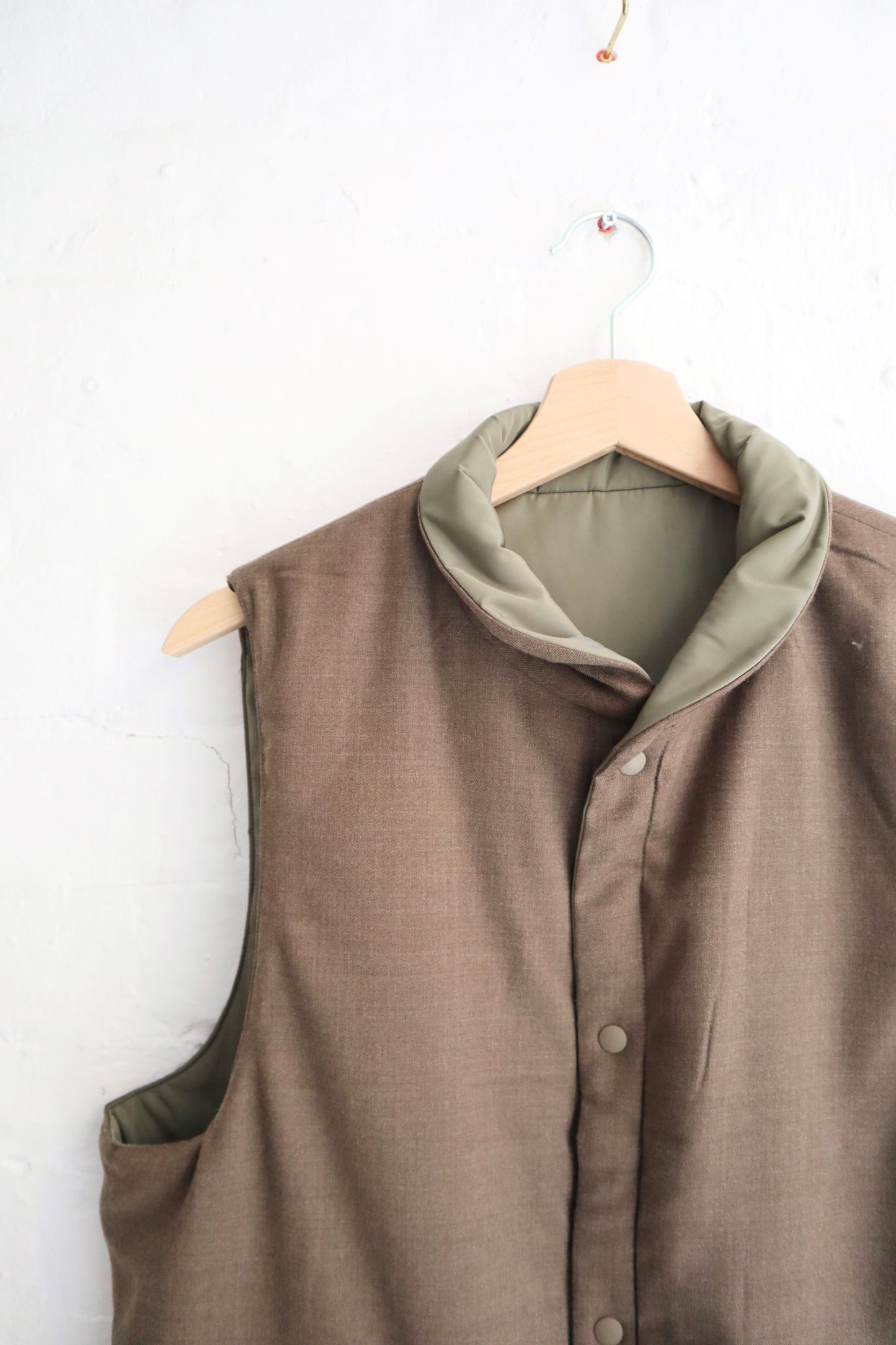 *A Vontade - Reversable Vest, Olive / Khaki