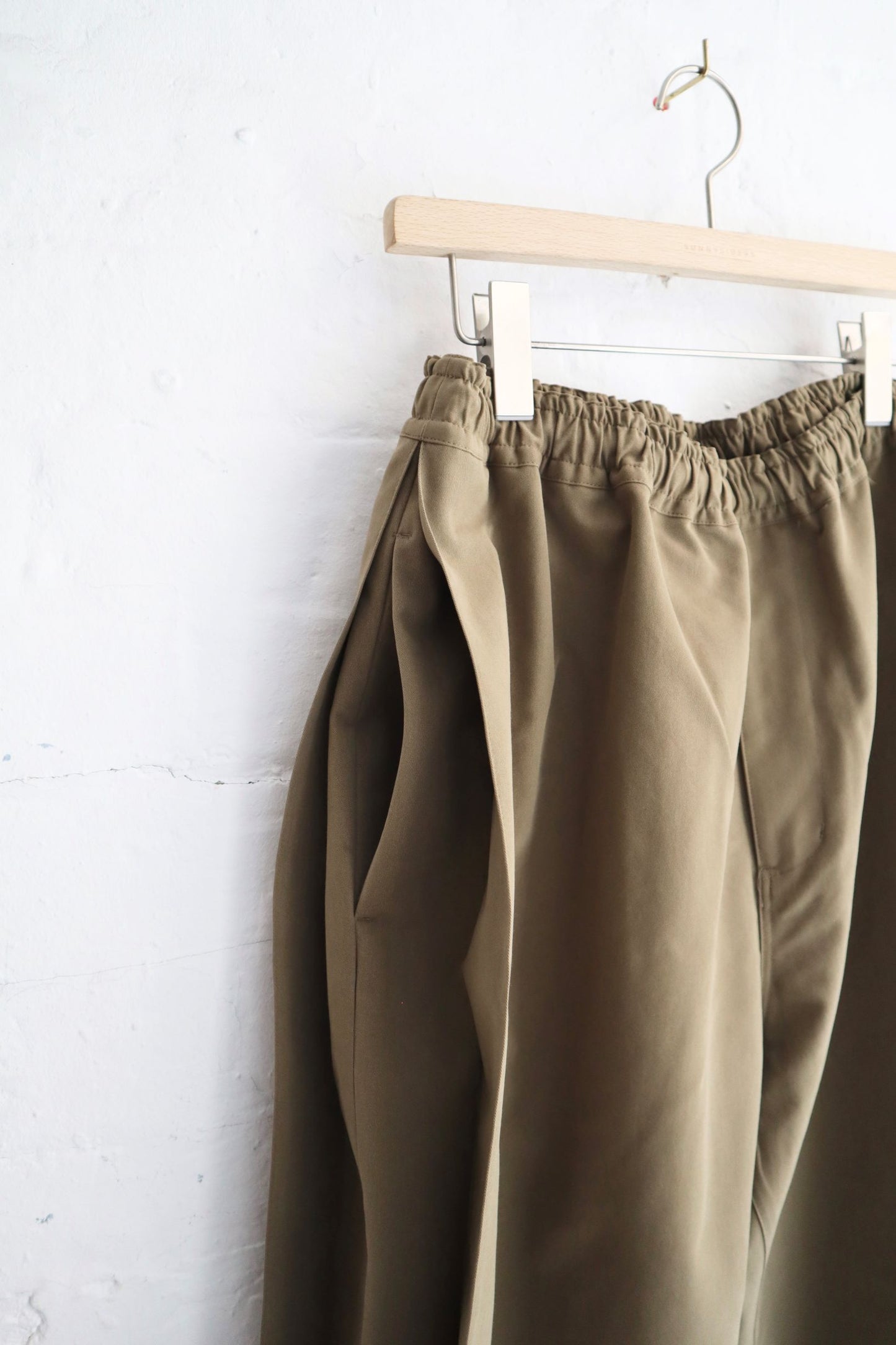 SUNNYSIDERS_EEL_EEL - Contemporary Pants, Beige_Trousers