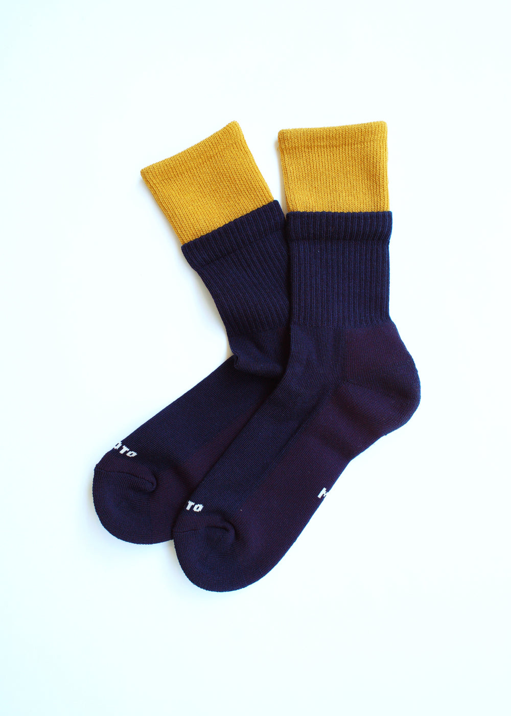 Rototo - Organic Cotton Double Layer Crew Socks, Dark Yellow / Navy