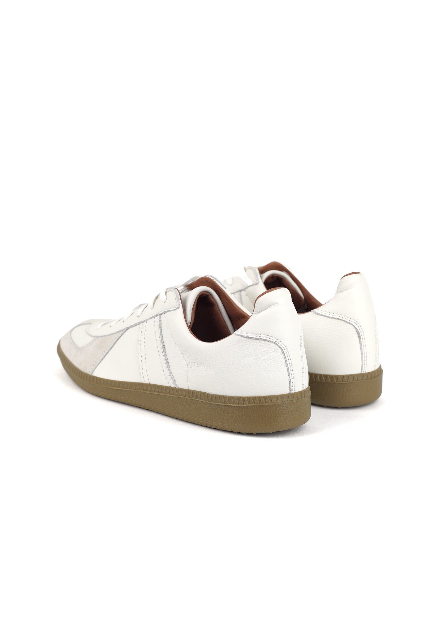 Reproduction of Found - German Military Trainer 1700L, White