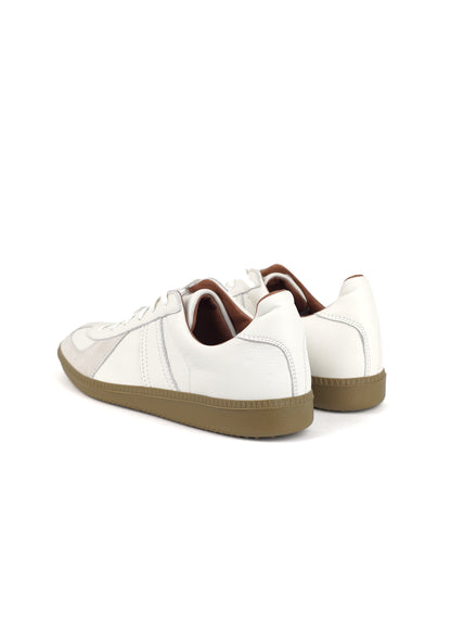 Reproduction of Found - German Military Trainer 1700L, White