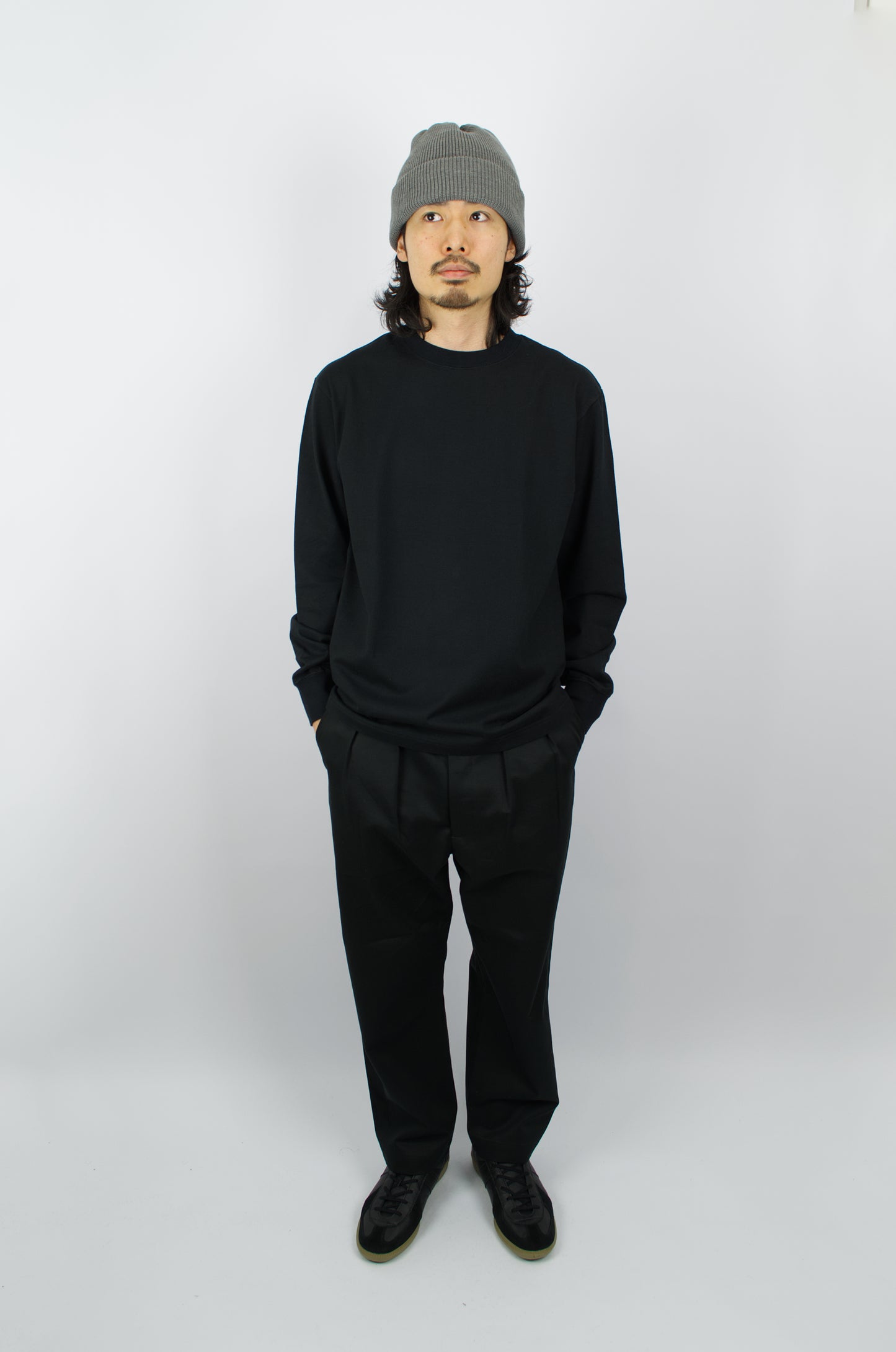 Fujito - 2 Tuck Trousers, Black
