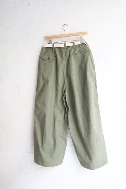 SUNNYSIDERS_Master & Co._Master & Co. - Farmers Trousers, Olive_Trousers