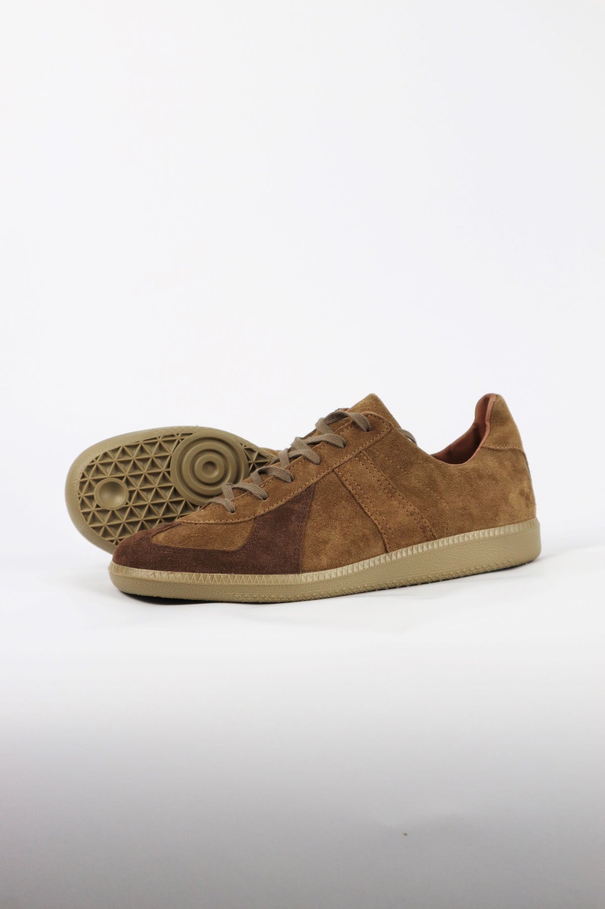 SUNNYSIDERS_REPRODUCTION OF FOUND_Reproduction of Found - German Military Trainer 1700S, Tobacco Suede_Trainer