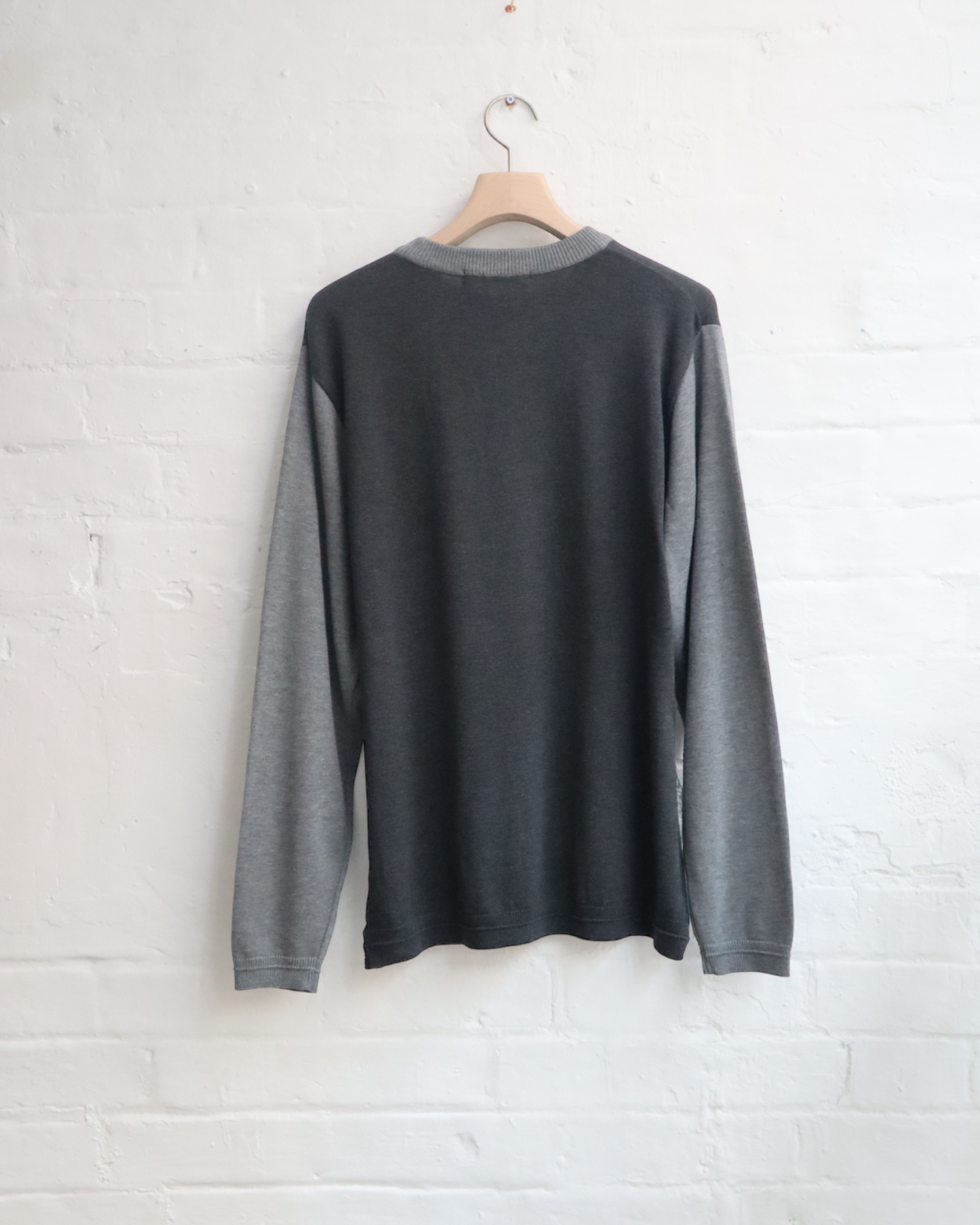 
                  
                    Long Sleeve Knit T-Shirt [WF1-K23] GRAY
                  
                