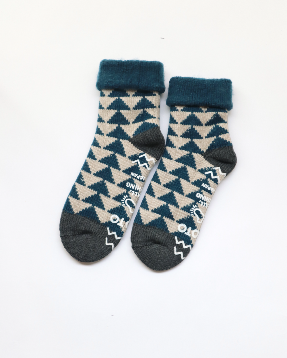 Rototo - Comfy Room Socks 'Sankaku', Blue Green / Charcoal