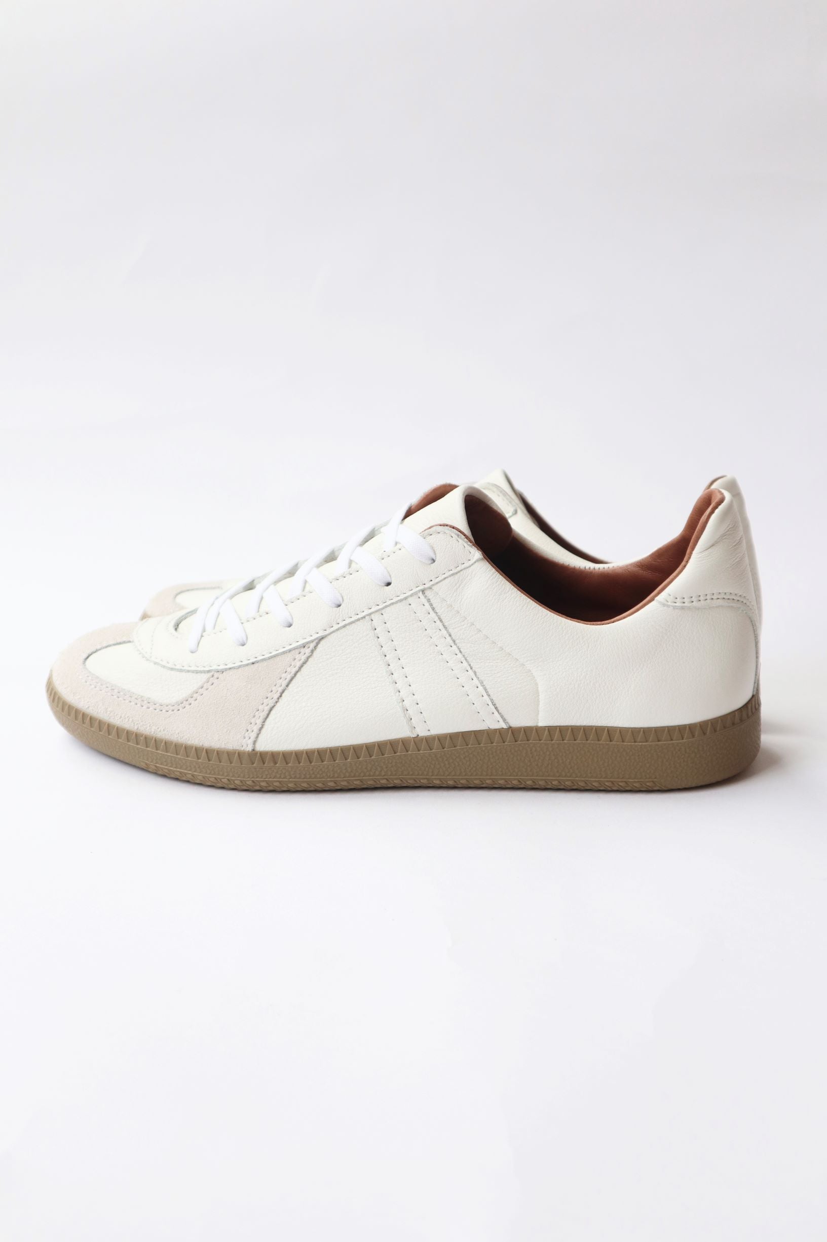 REPRODUCTION OF FOUND | 1700L GERMAN MILITARY TRAINER White