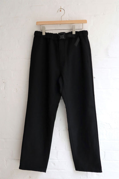 SUNNYSIDERS_FUJITO_Fujito X Noun Belt Less Trouser, Black Wool_Trousers