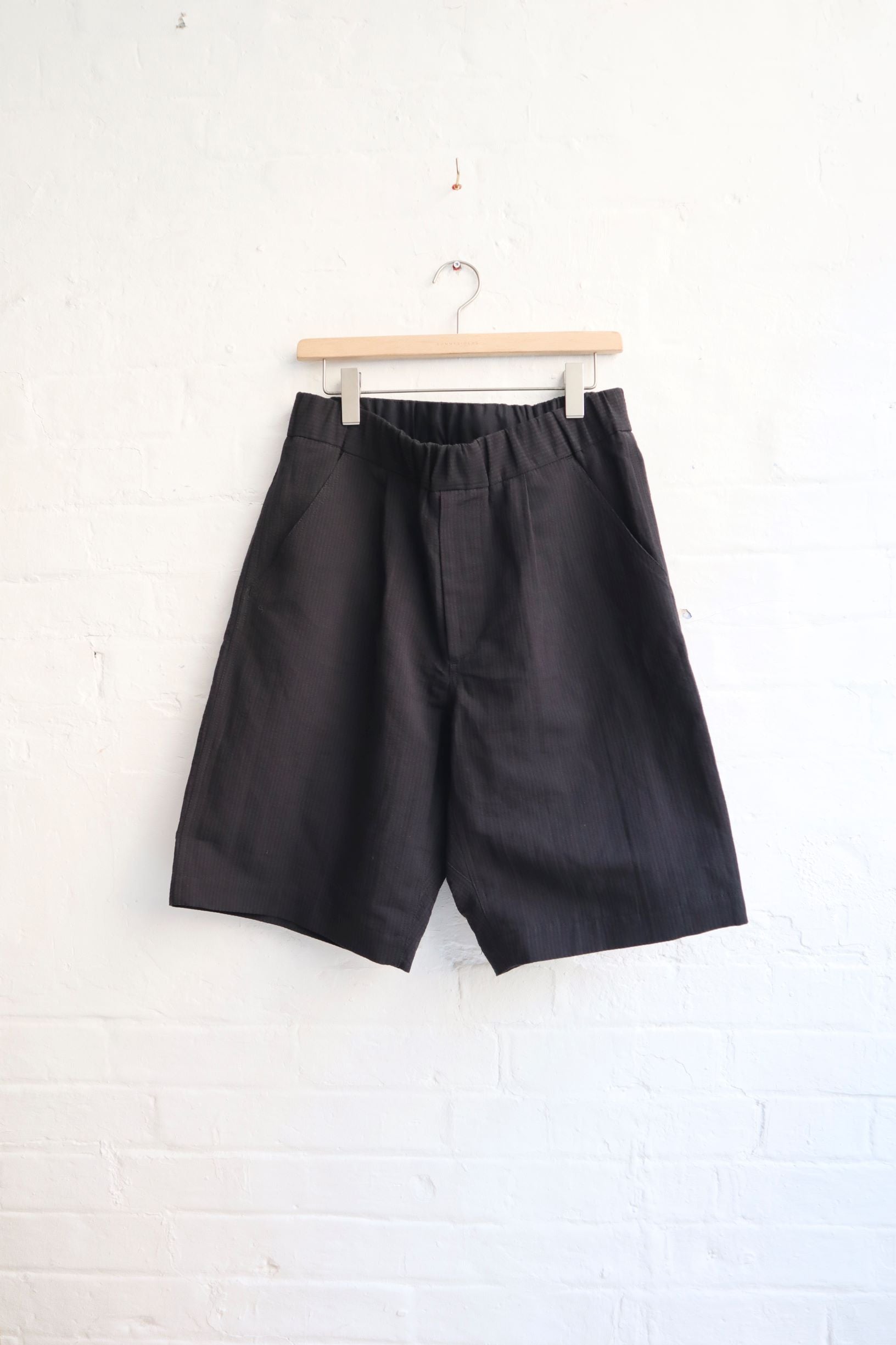 SUNNYSIDERS_FUJITO_Fujito - Wide Easy Shorts, Black Seersucker_Shorts
