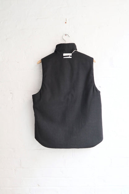 *A Vontade - Reversable Vest, Black / Charcoal