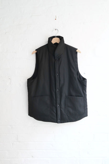*A Vontade - Reversable Vest, Black / Charcoal