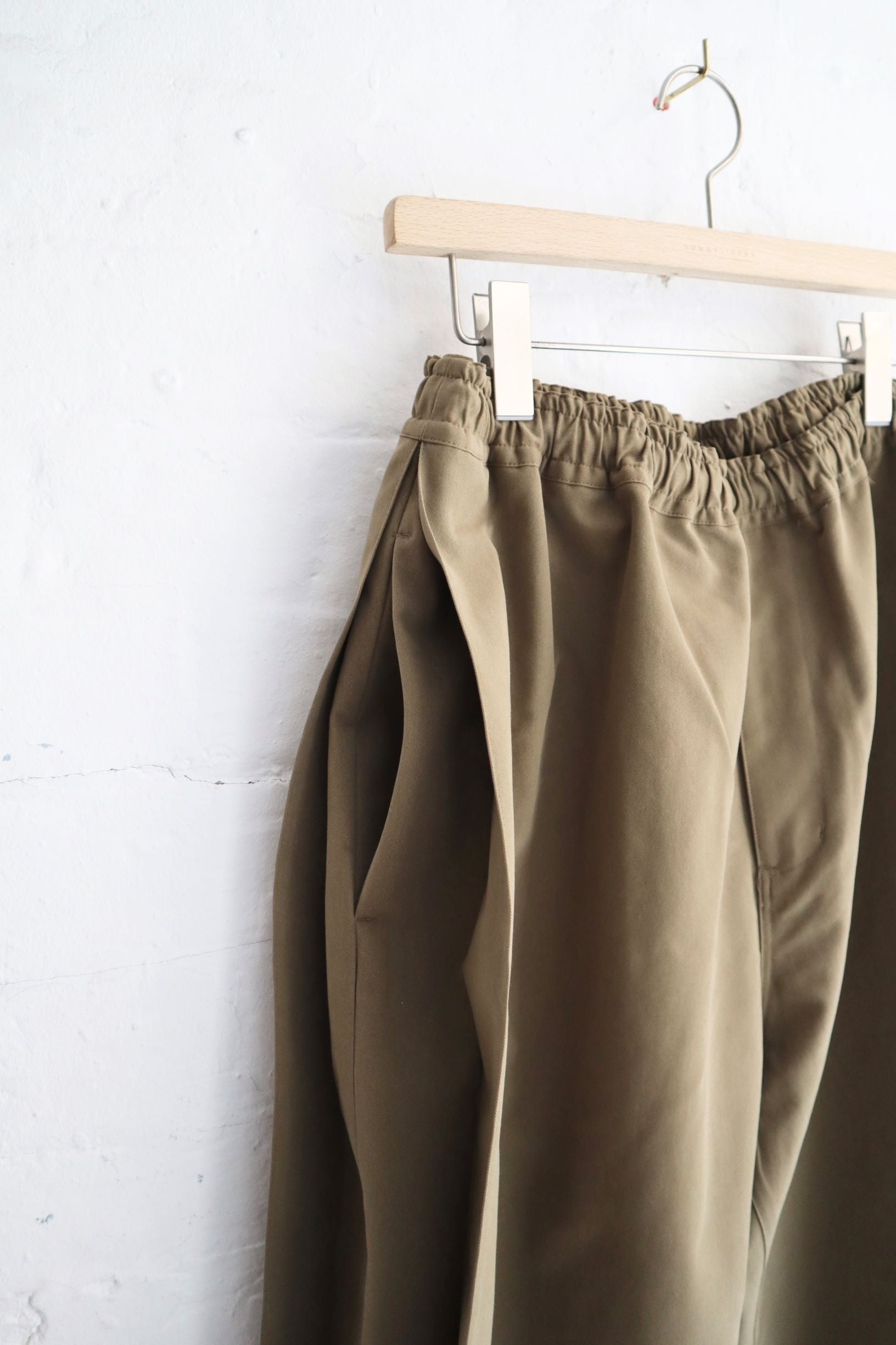 SUNNYSIDERS_EEL_EEL - Contemporary Pants, Beige_Trousers