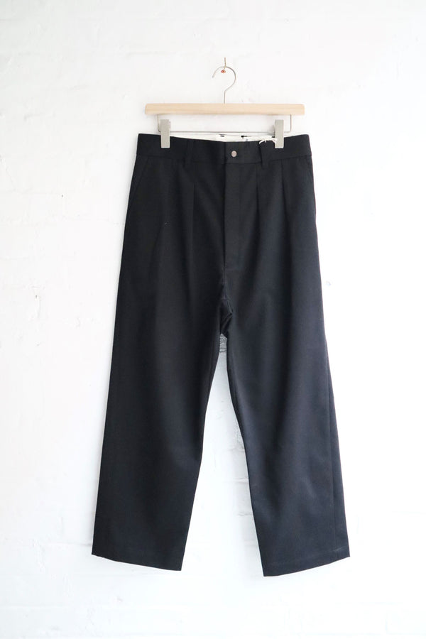 SUNNYSIDERS_FUJITO_Fujito - 2 Tuck Trousers, Black_Trousers