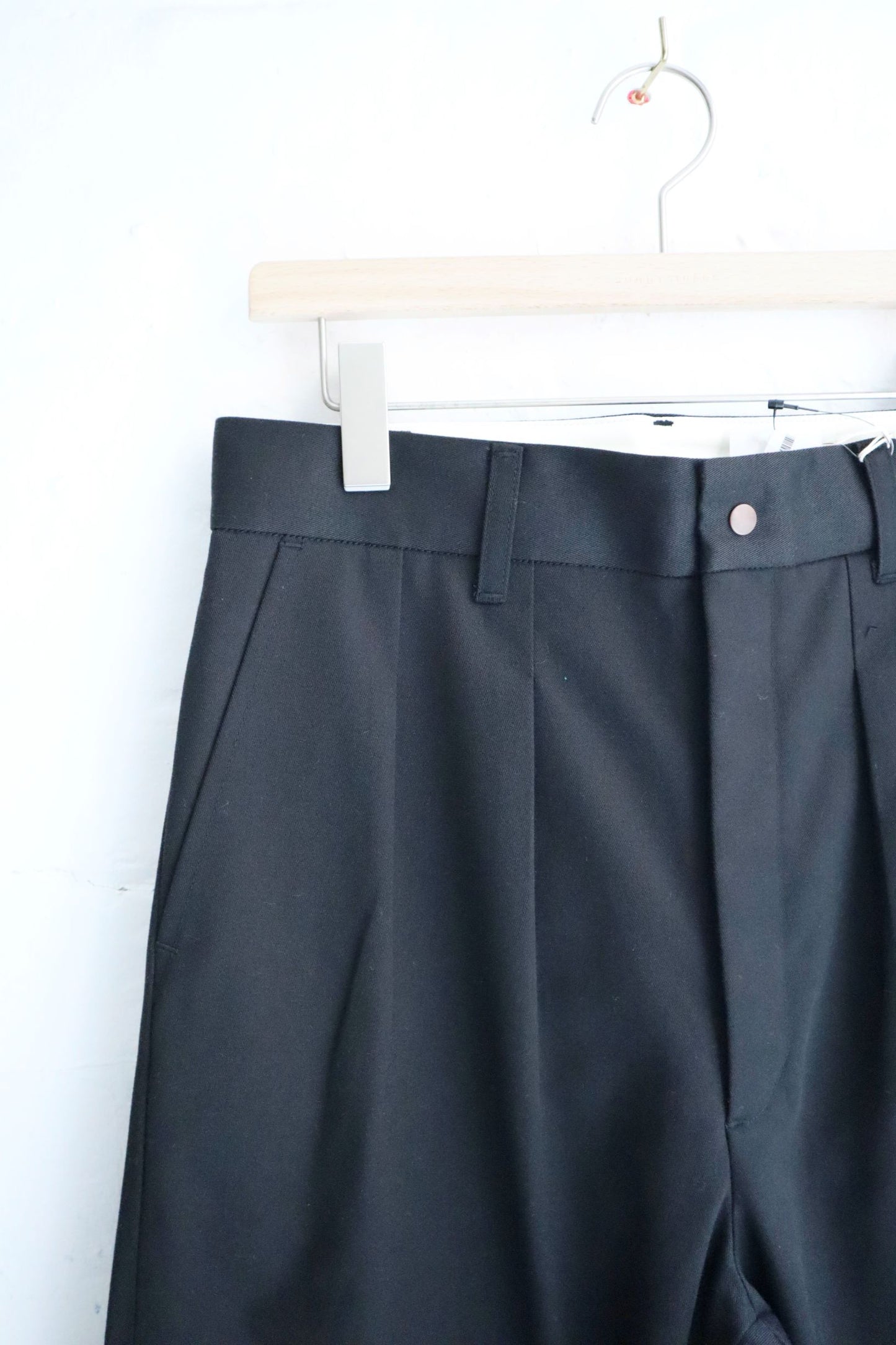 Fujito - 2 Tuck Trousers, Black