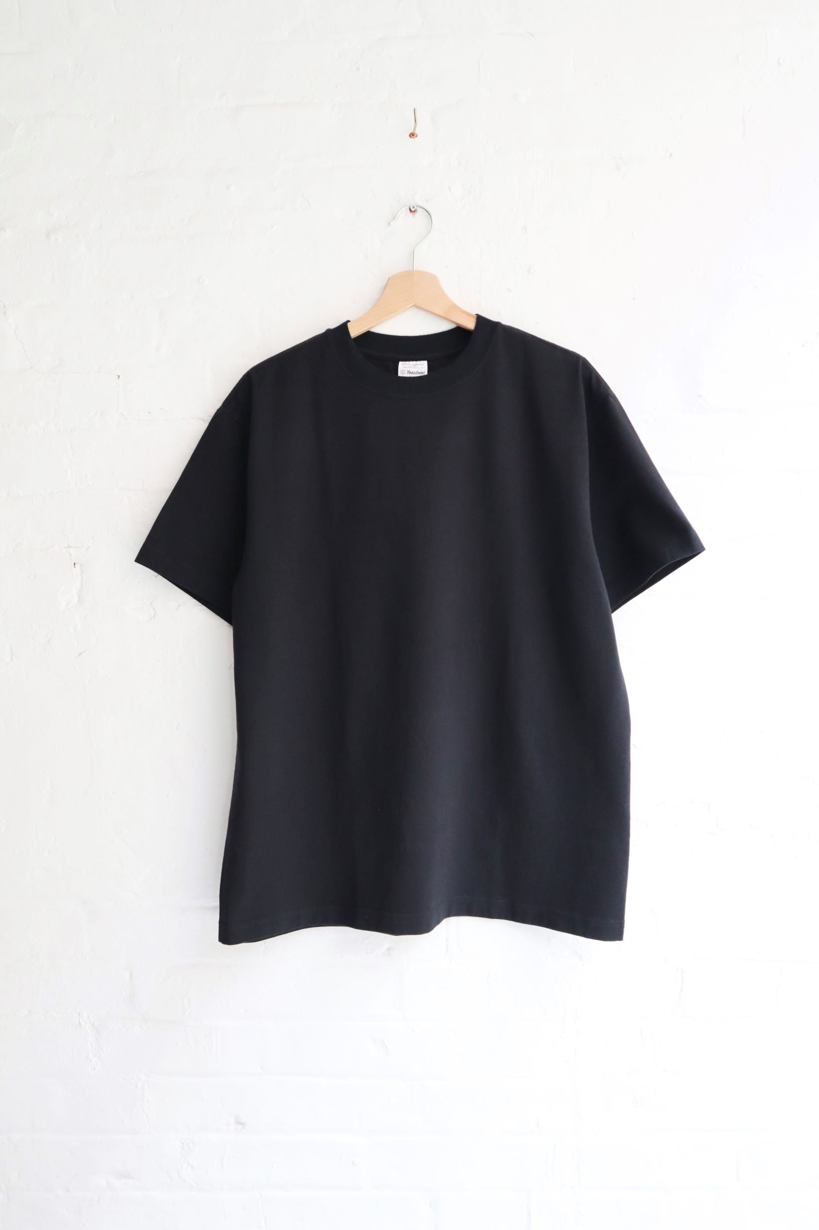 SUNNYSIDERS_YONETOMI_Yonetomi - 'New Basic' Short Sleeve T-Shirt, Black_T-Shirts