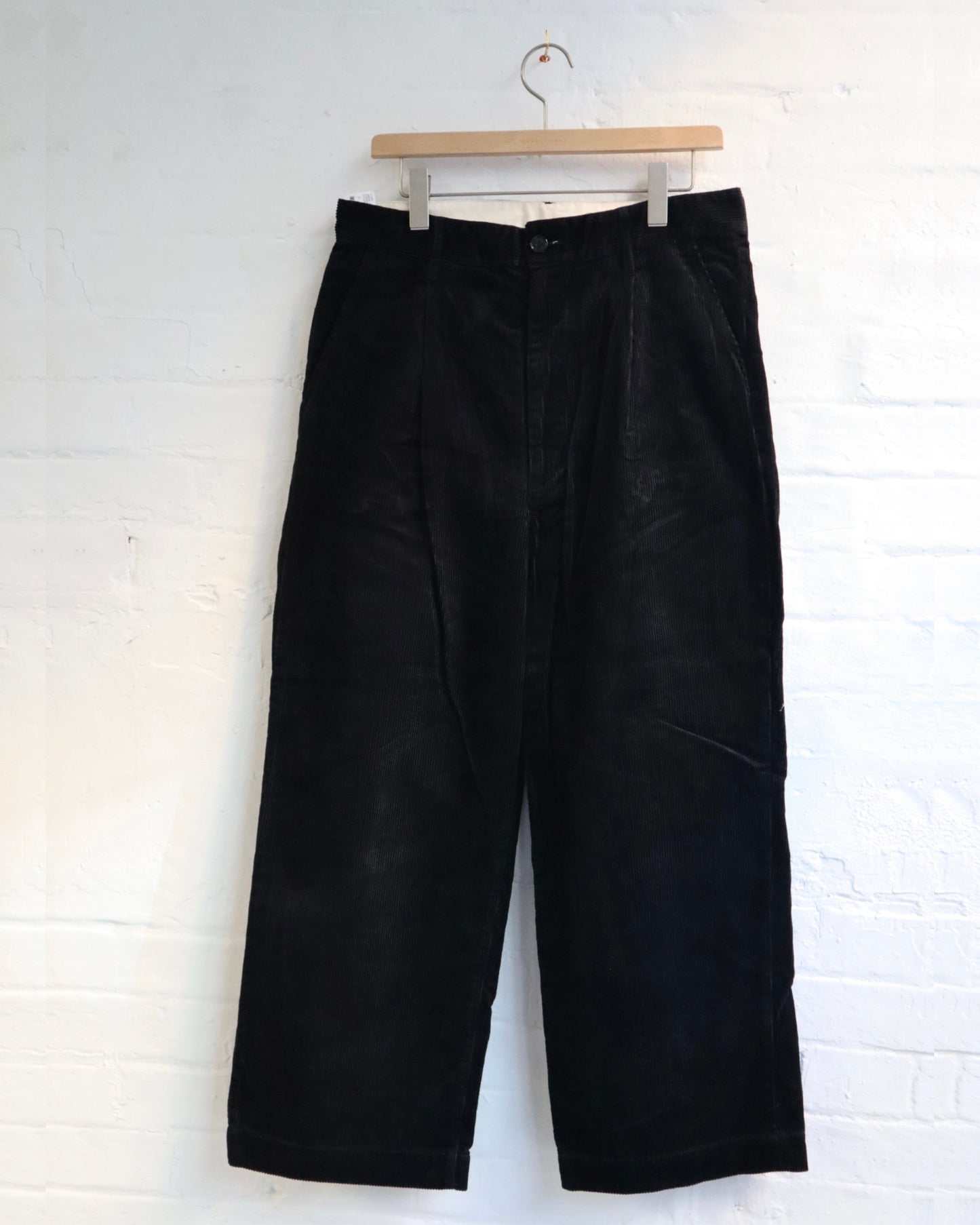 
                  
                    Corduroy crownsize trousers [H-PT027] - Black
                  
                